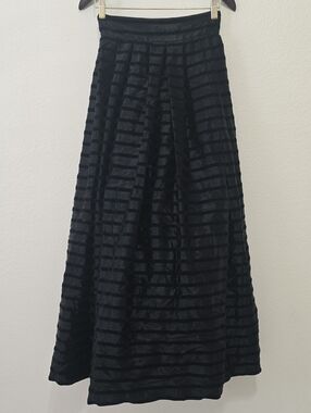 EVER BEAUTY BZlack Textured Stripe Vintage Maxi Skirt
